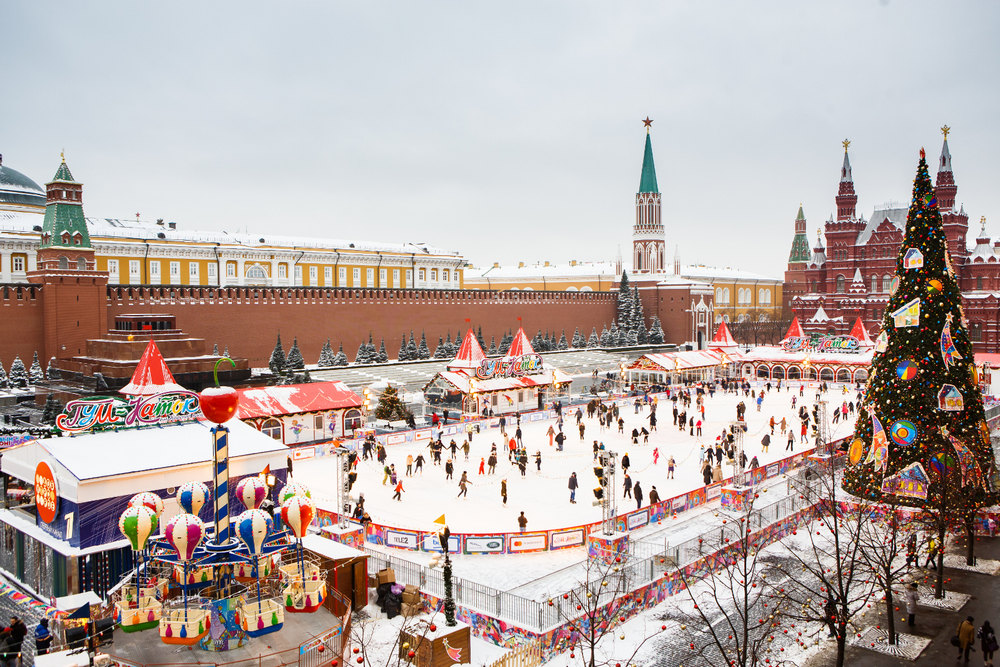 Каток на Красной площади, люди, башня